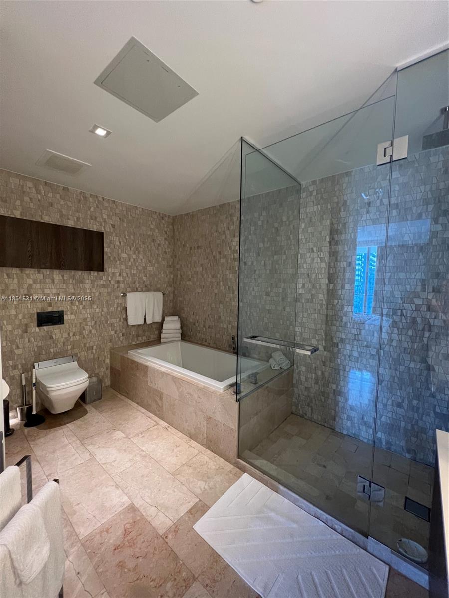 RISE CONDO - Residential Lease