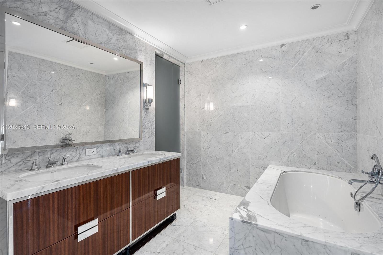 Ritz-Carlton Residences - Residential