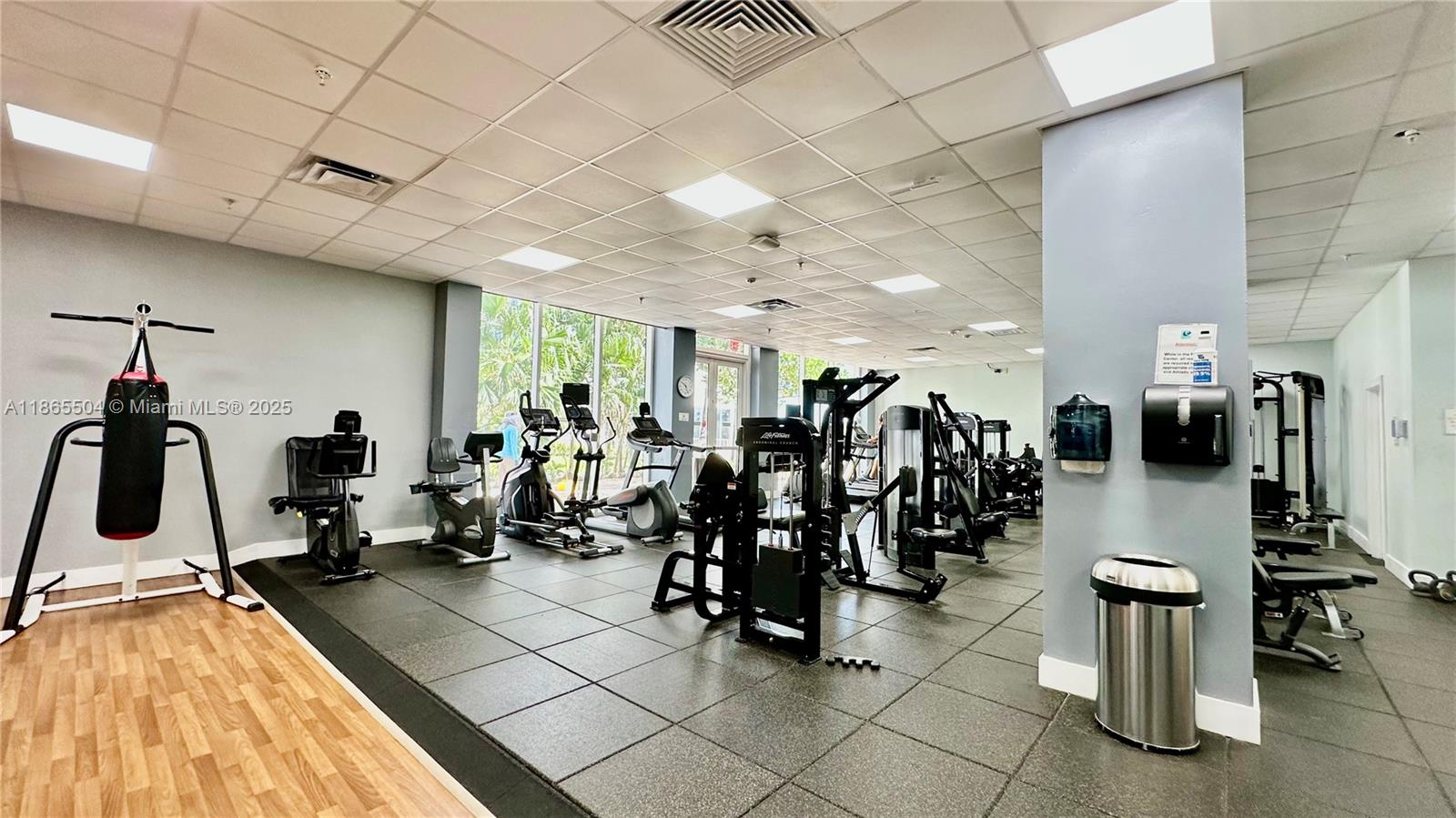 PARKER PLAZA ESTATES COND - Residential Lease