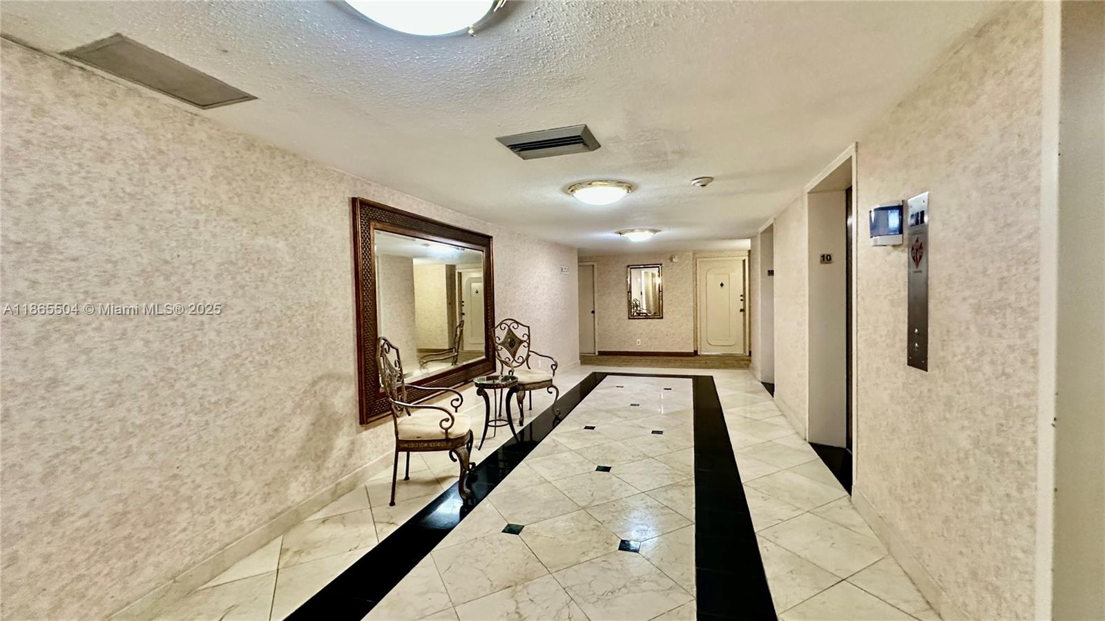 PARKER PLAZA ESTATES COND - Residential Lease