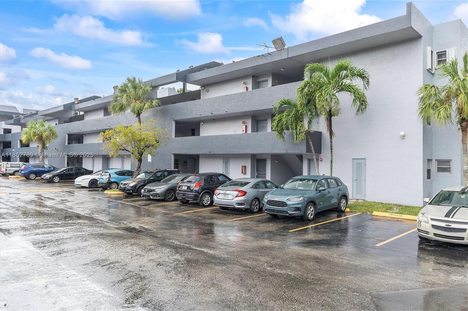 Investors or first time home buyers, take a look at this 2 bedroom, 1.5 bath unit that has been nicely updated and awaits it's new owners. Some features include an updated kitchen with white quartz countertops, updated appliances, custom cabinetry, washer and dryer, updated bathrooms, crown moldings, 5" baseboards throughout, freshly painted, and the HVAC system has new coils. The unit is well maintained and kept immaculate, some community amenities include a pool, club house, green spaces, and on-site parking with security patrol. It is centrally located just minutes from Costco, HomeDepot, Publix, Walgreens, CVS and a large variety of restaurants. This is a great condo that needs no work and is ready to move right in.