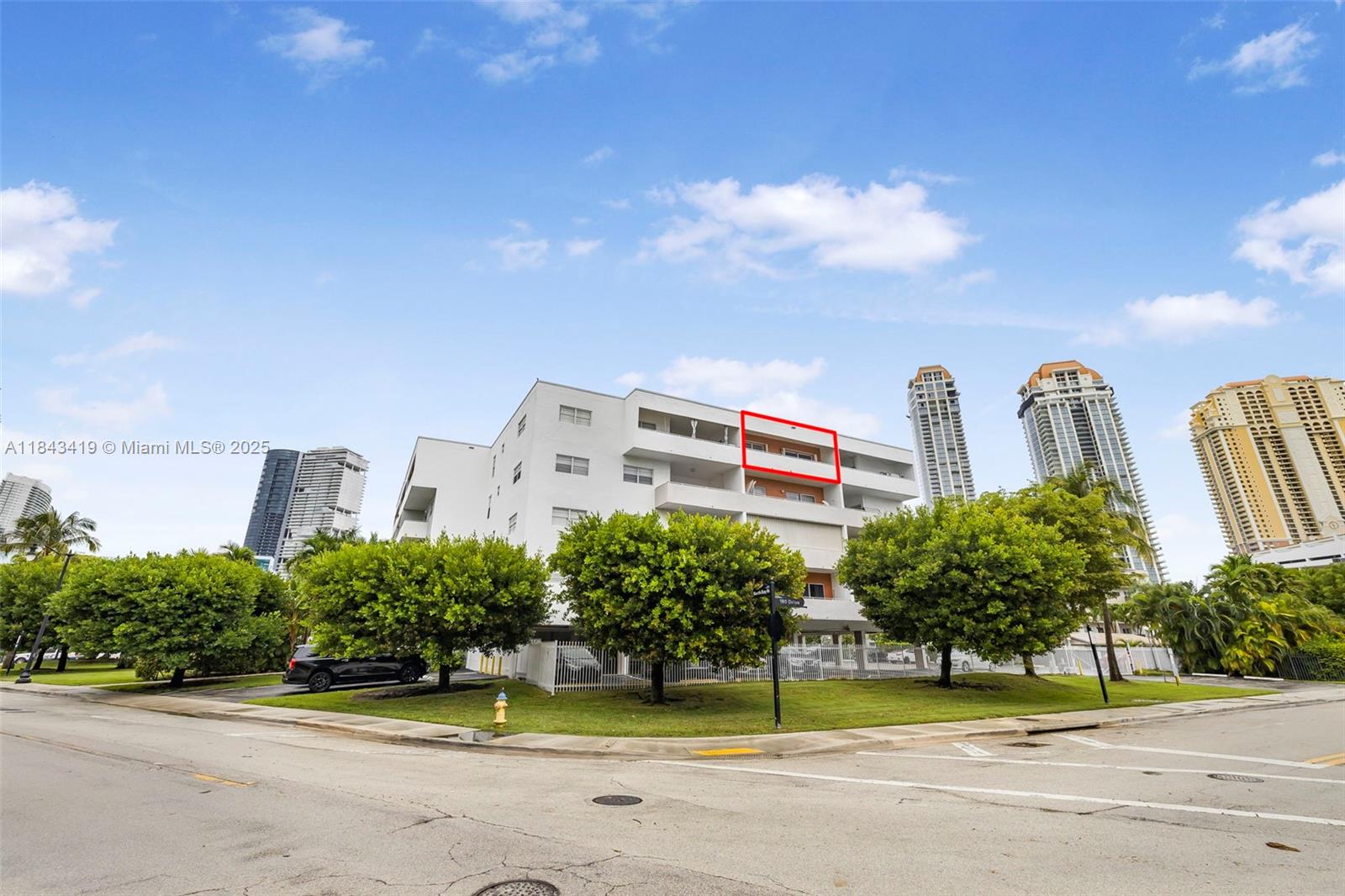 18001 N Bay Rd 505