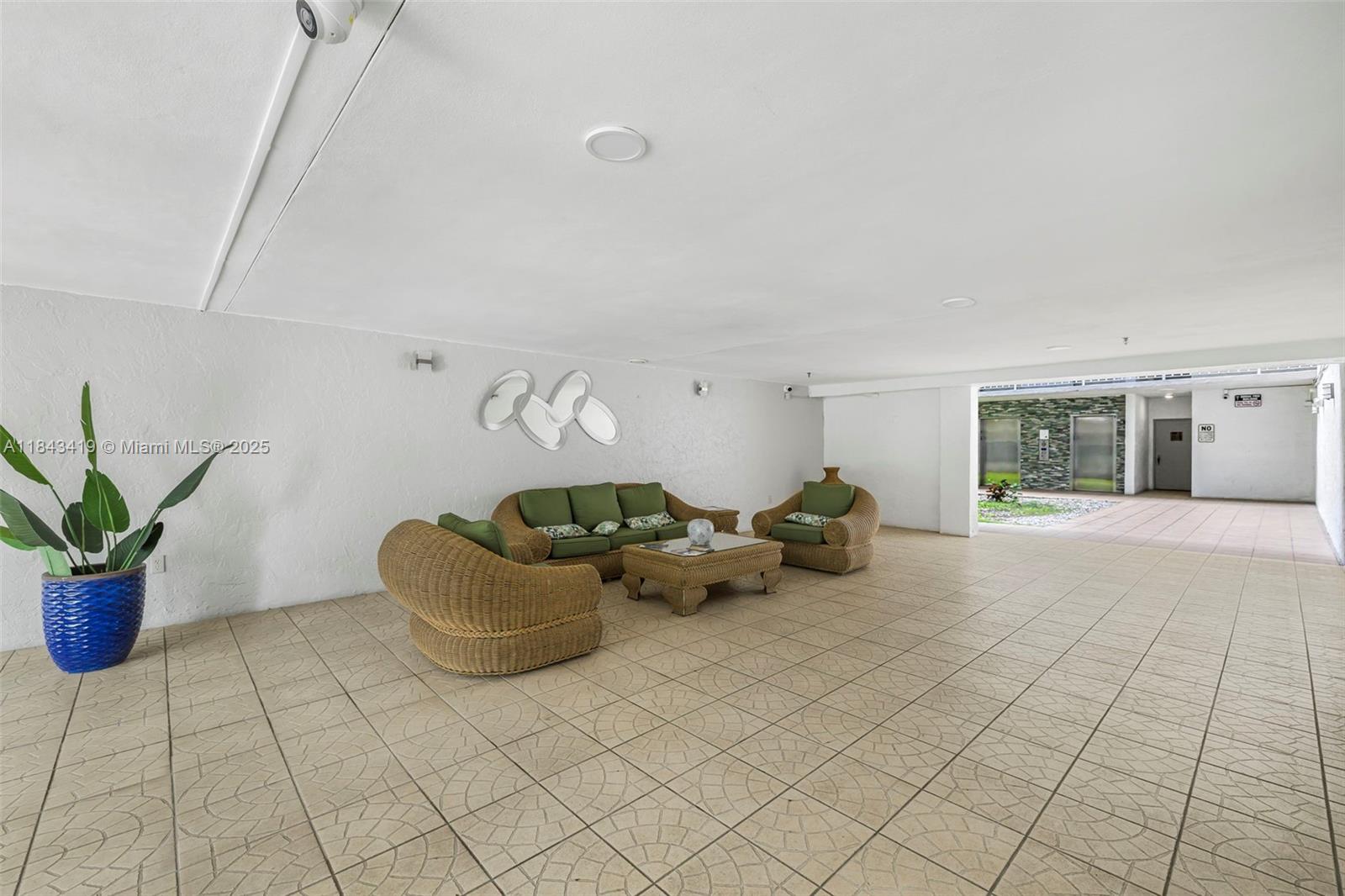 18001 N Bay Rd 505