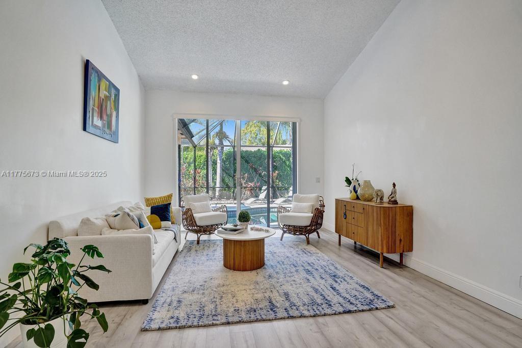 1987 S Landing Way