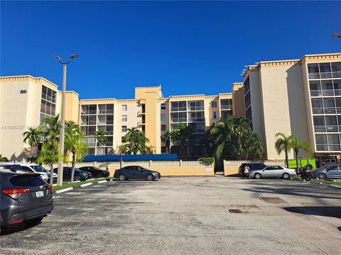 2935 NE 163rd St 2Q North Miami Beach FL 33160