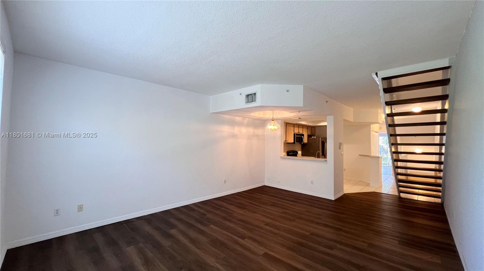 781 SW 148 AV 1513