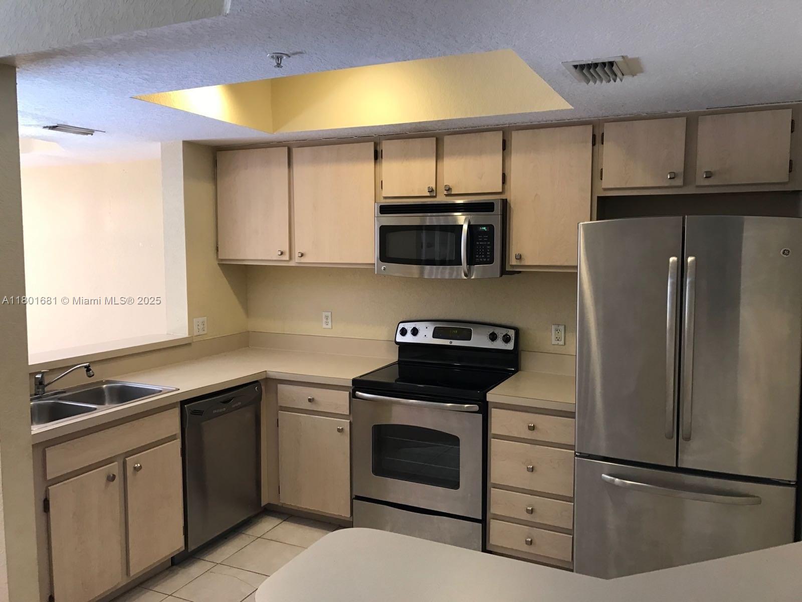 781 SW 148 AV 1513