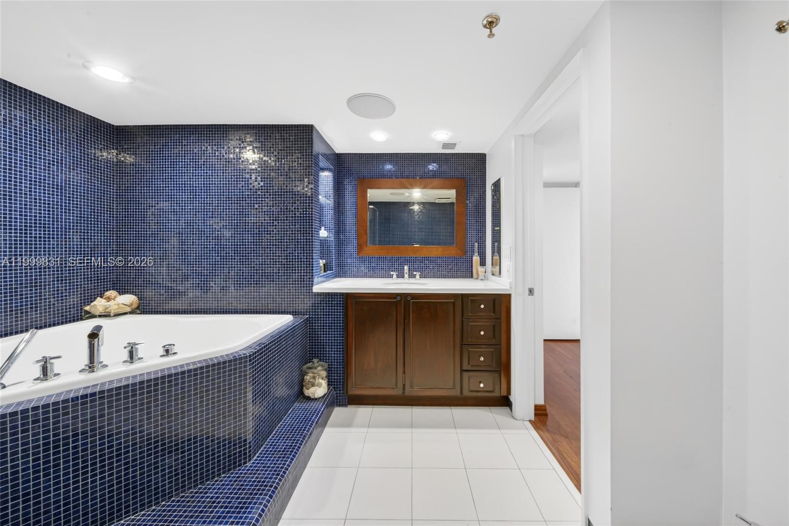 NINE ISLAND AVENUE CONDO - Residential