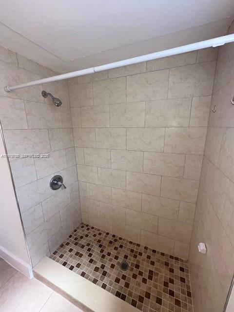 VILLAGE AT DADELAND CONDO - Residential Lease