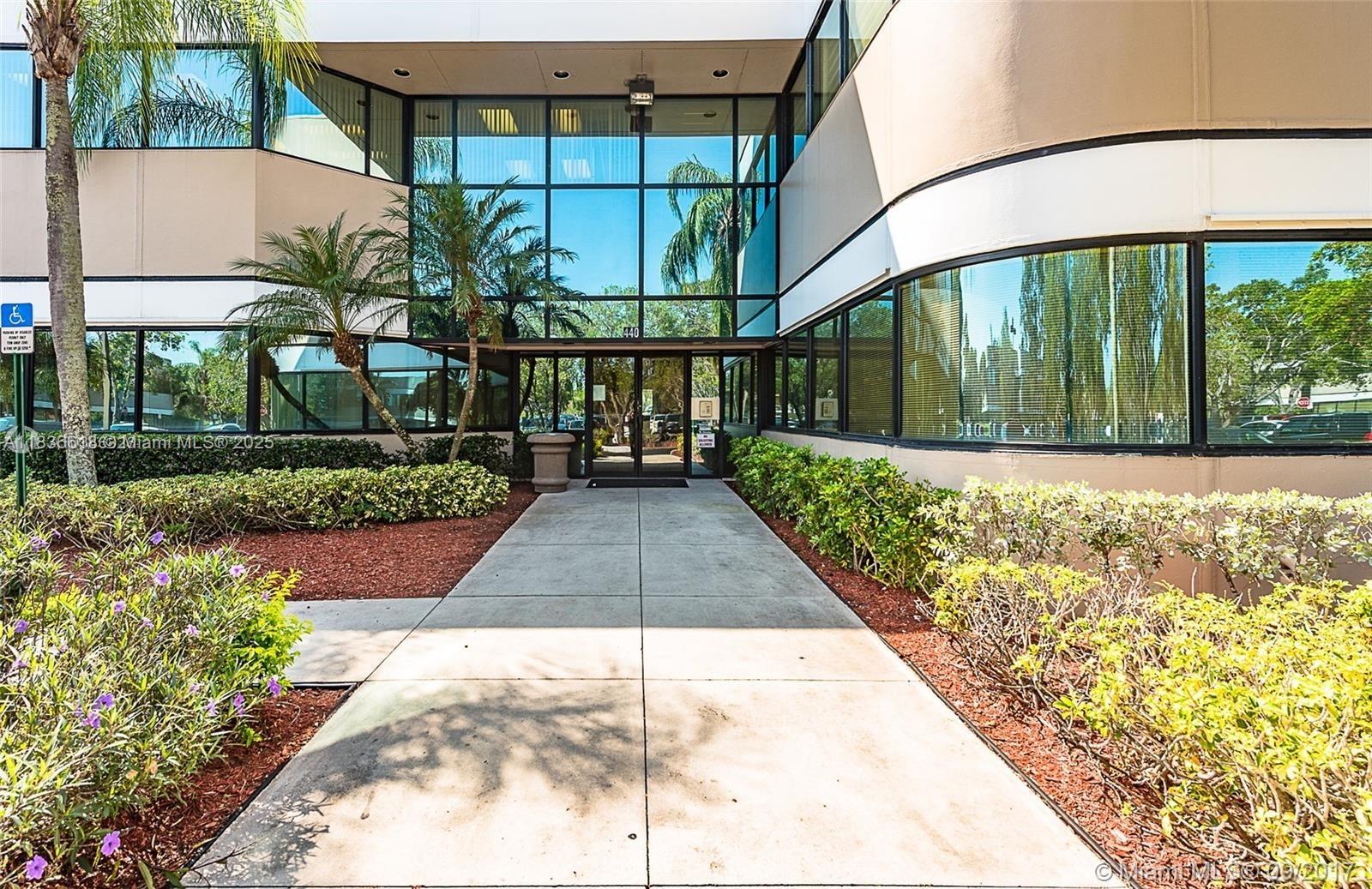 440 Sawgrass Corporate Pkwy 100