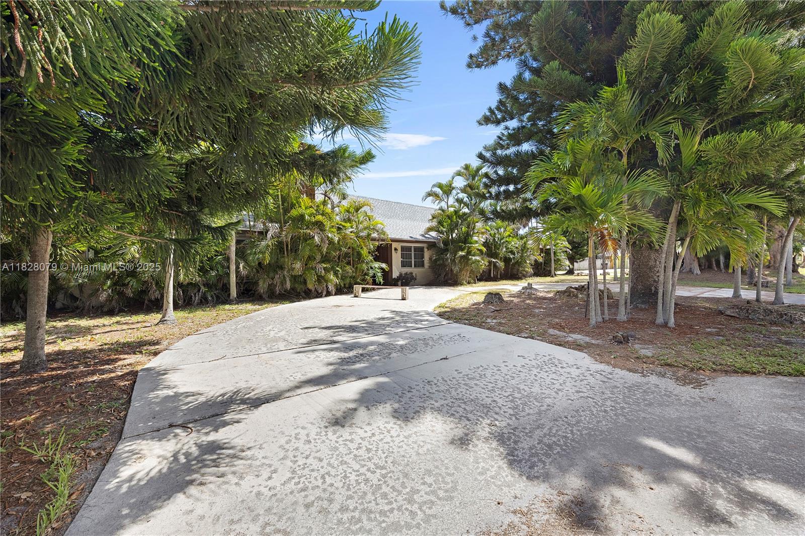 3410 Lake Osborne Dr