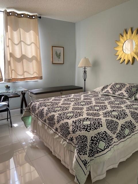 THE YACHT CLUB AT AVENTUR - Residential Lease