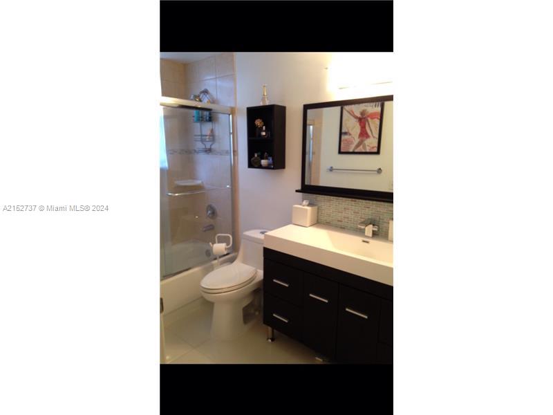 THE YACHT CLUB AT AVENTUR - Residential Lease