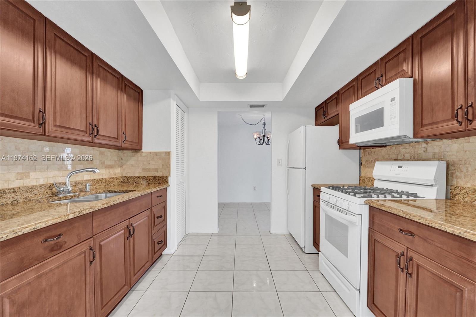 SUNRISE GOLF VILLAGE FIRS - Residential