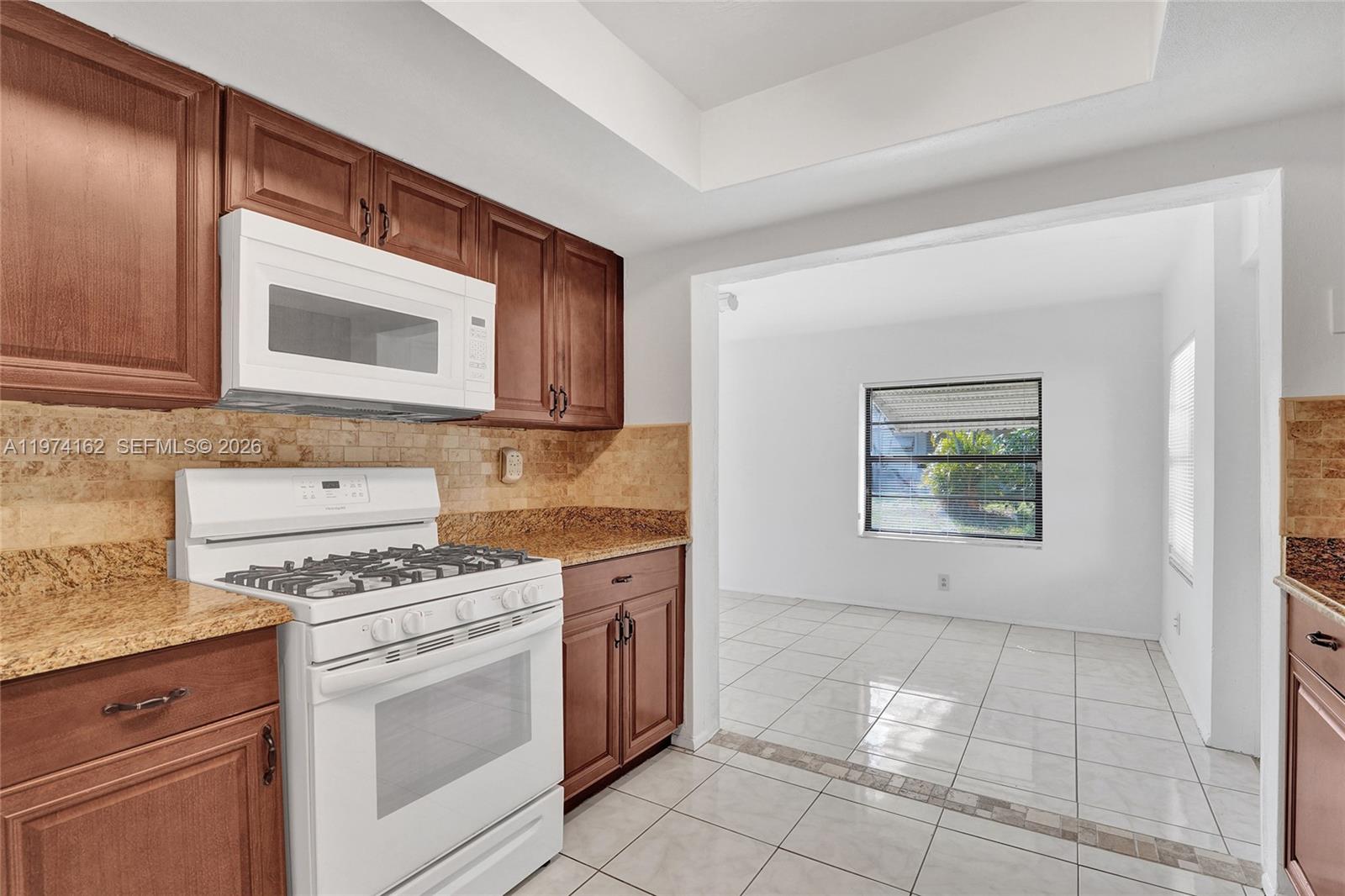 SUNRISE GOLF VILLAGE FIRS - Residential