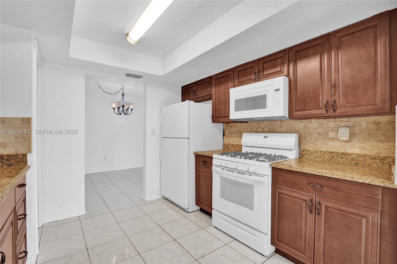 SUNRISE GOLF VILLAGE FIRS - Residential