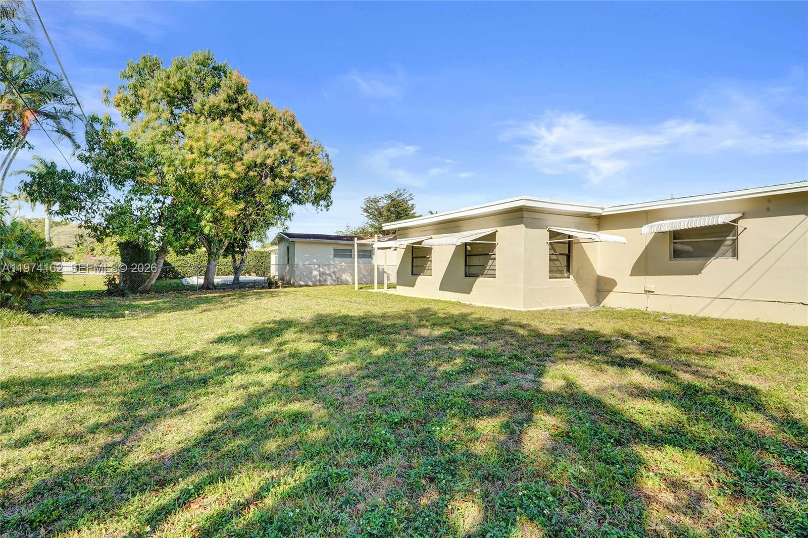 SUNRISE GOLF VILLAGE FIRS - Residential