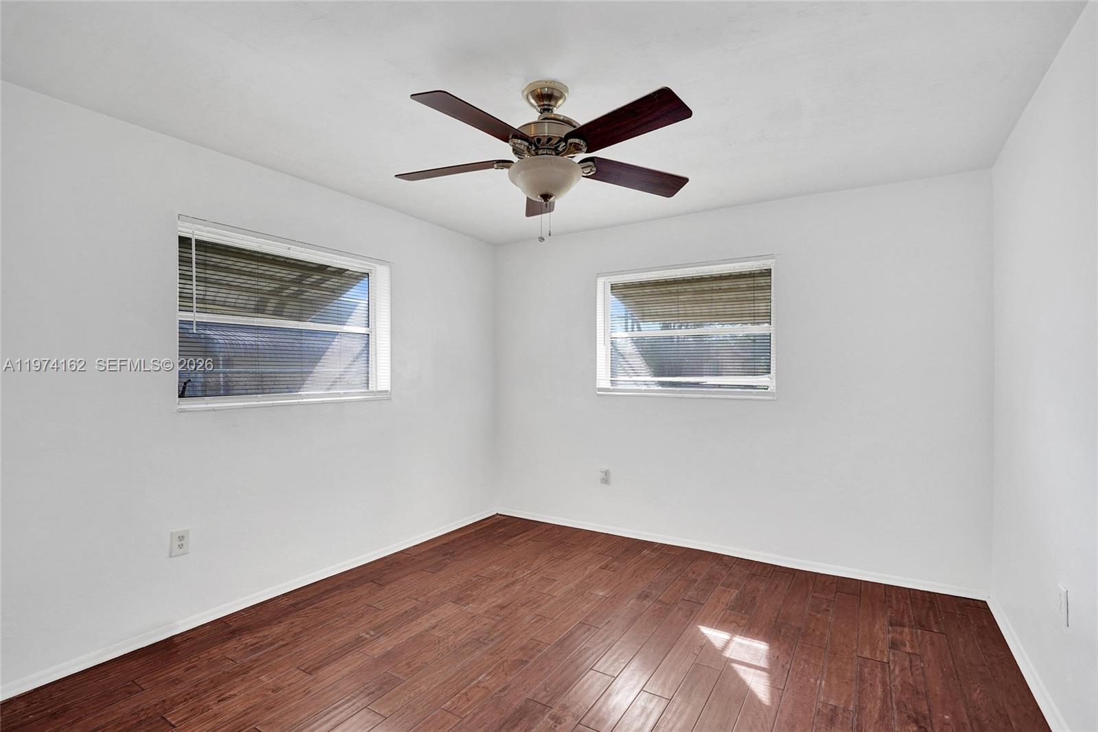 SUNRISE GOLF VILLAGE FIRS - Residential