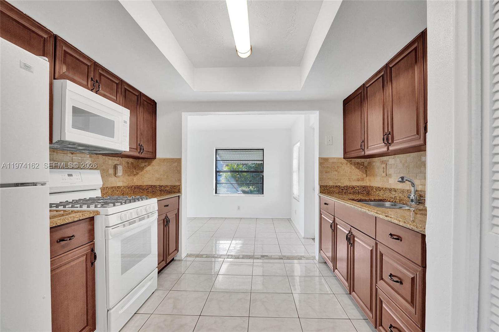 SUNRISE GOLF VILLAGE FIRS - Residential