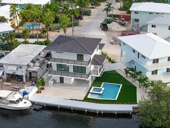 Property for Sale at 103 Azalea St St, Plantation Key, Miami-Dade County, Florida - Bedrooms: 4 
Bathrooms: 3  - $2,499,999