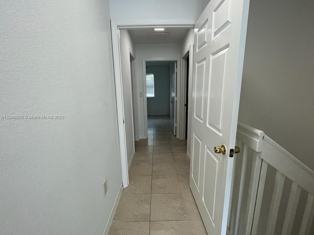 AQUA VISTA TOWNHOMES COND - Residential Lease