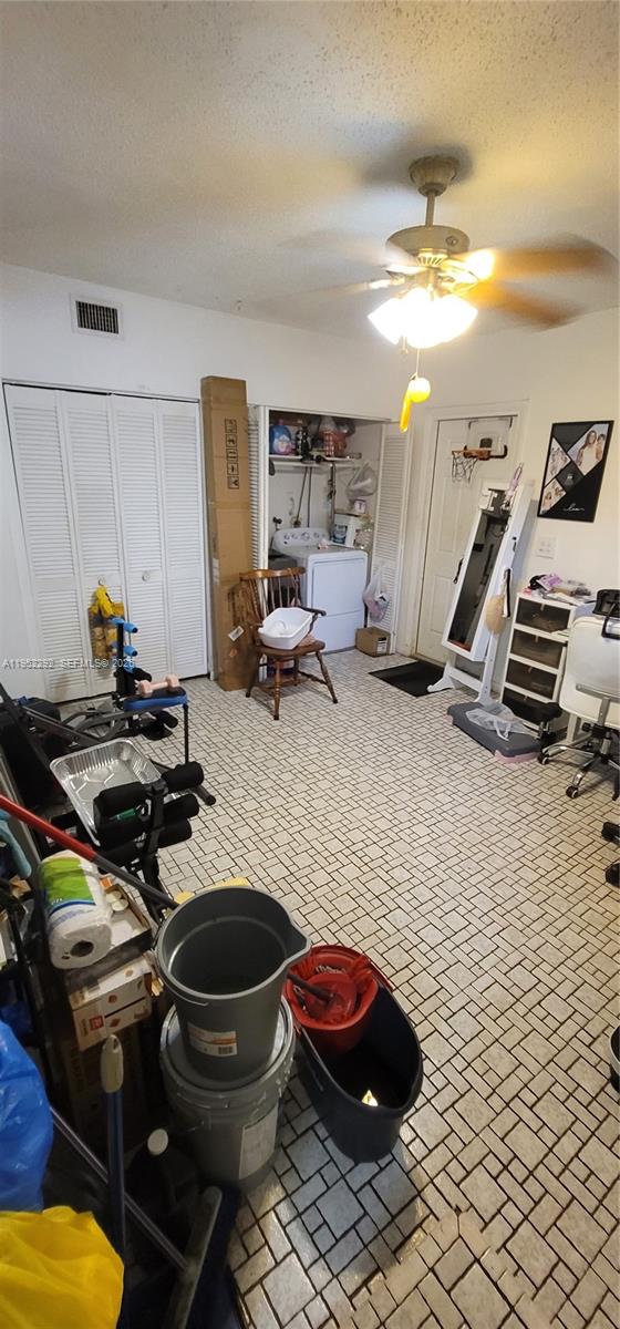 EUGENIA GROVES PARK - Residential