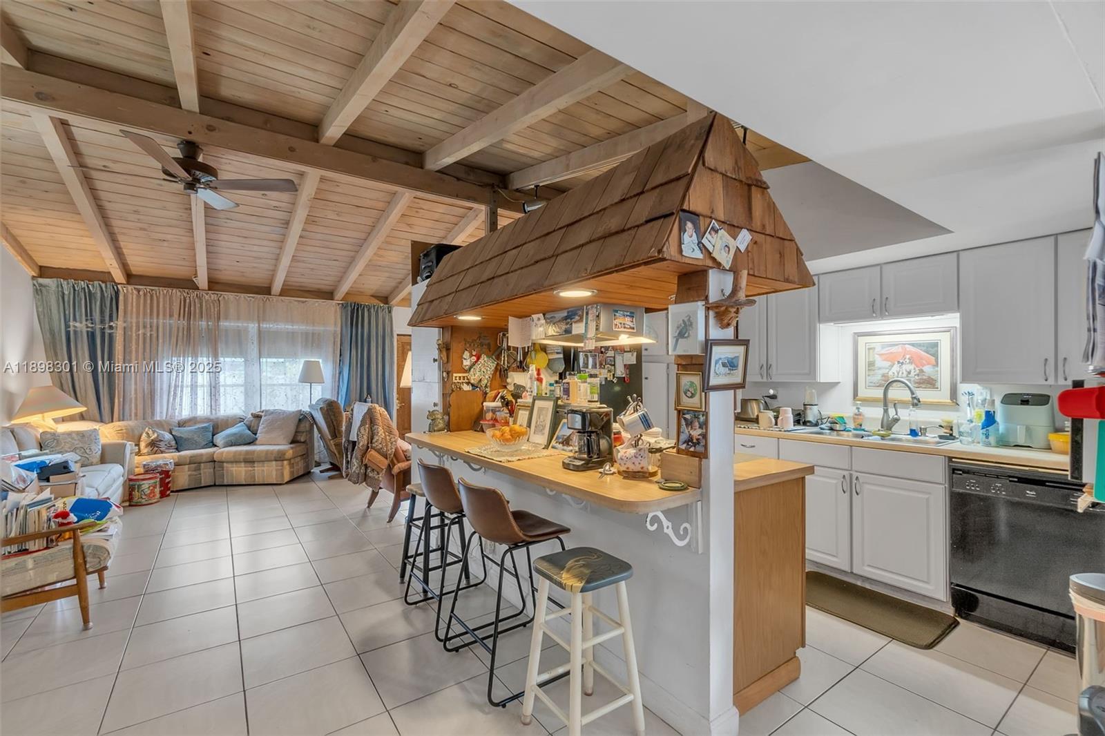 LAUDERDALE ISLES NO 2 - Residential