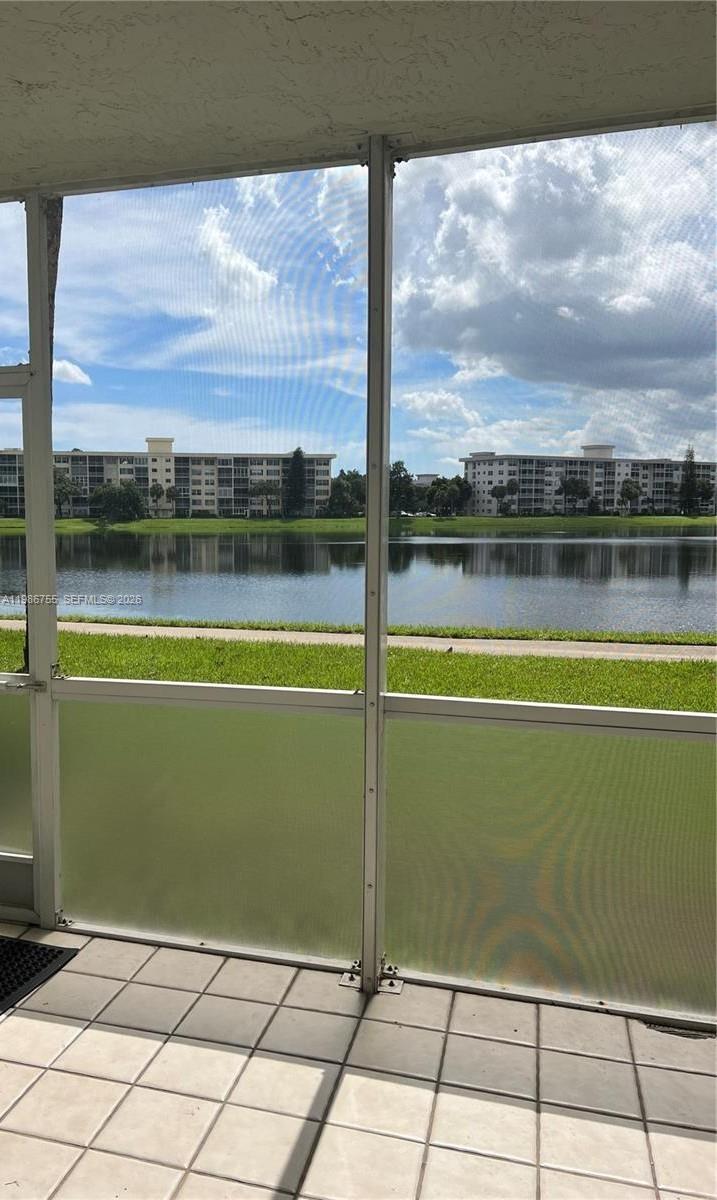 NO 53 PALM-AIRE COUNTRY C - Residential Lease