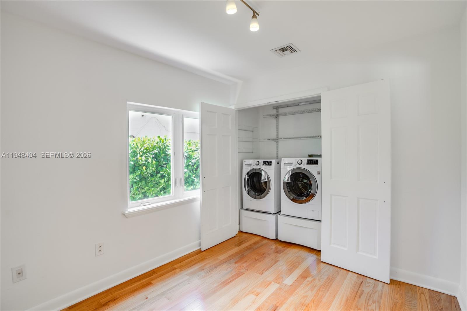 BRICKELL ESTATES - Residential