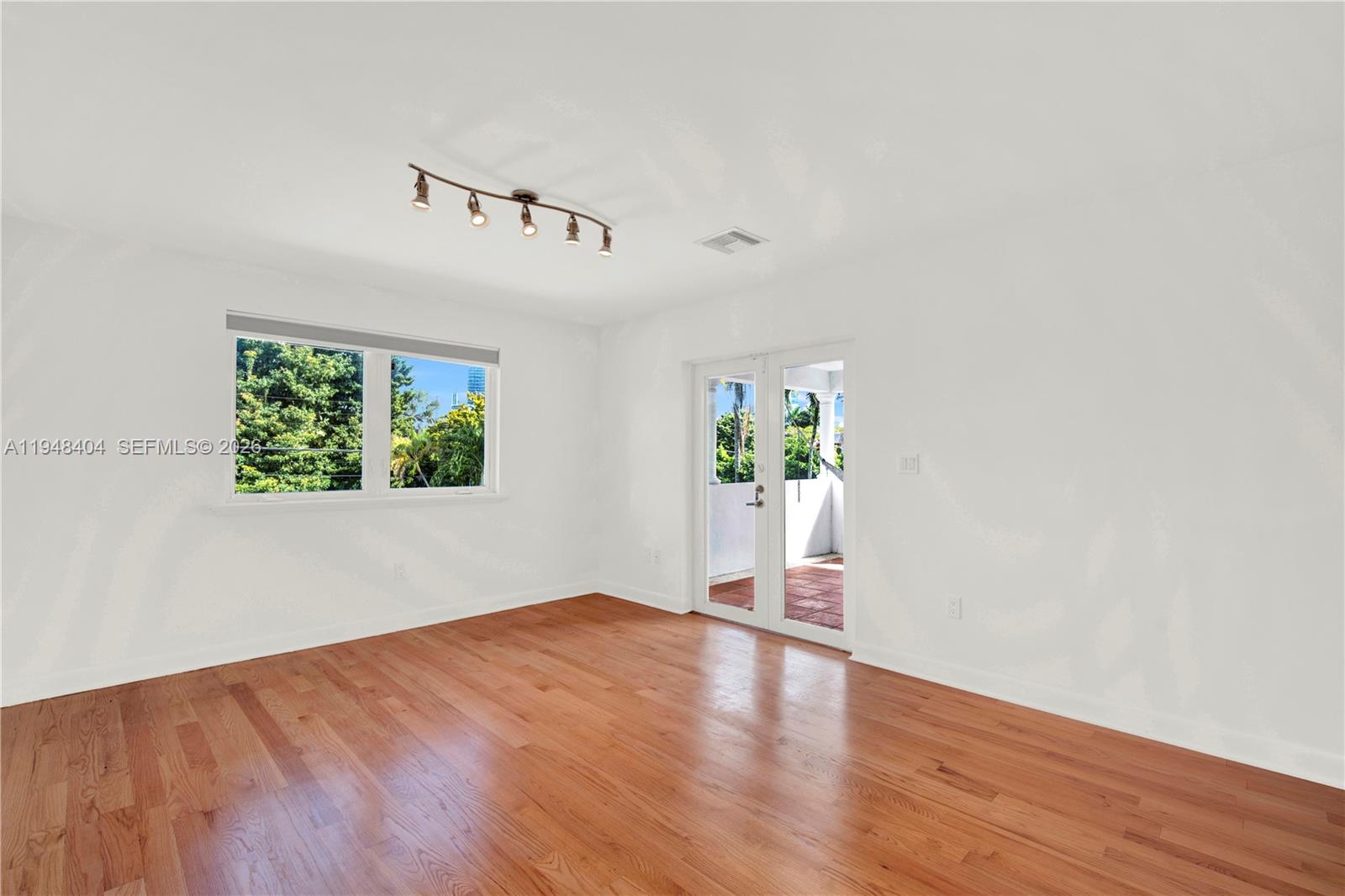 BRICKELL ESTATES - Residential