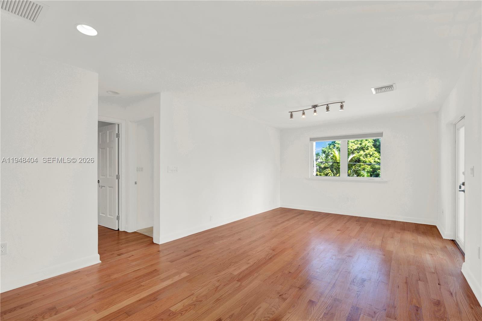 BRICKELL ESTATES - Residential