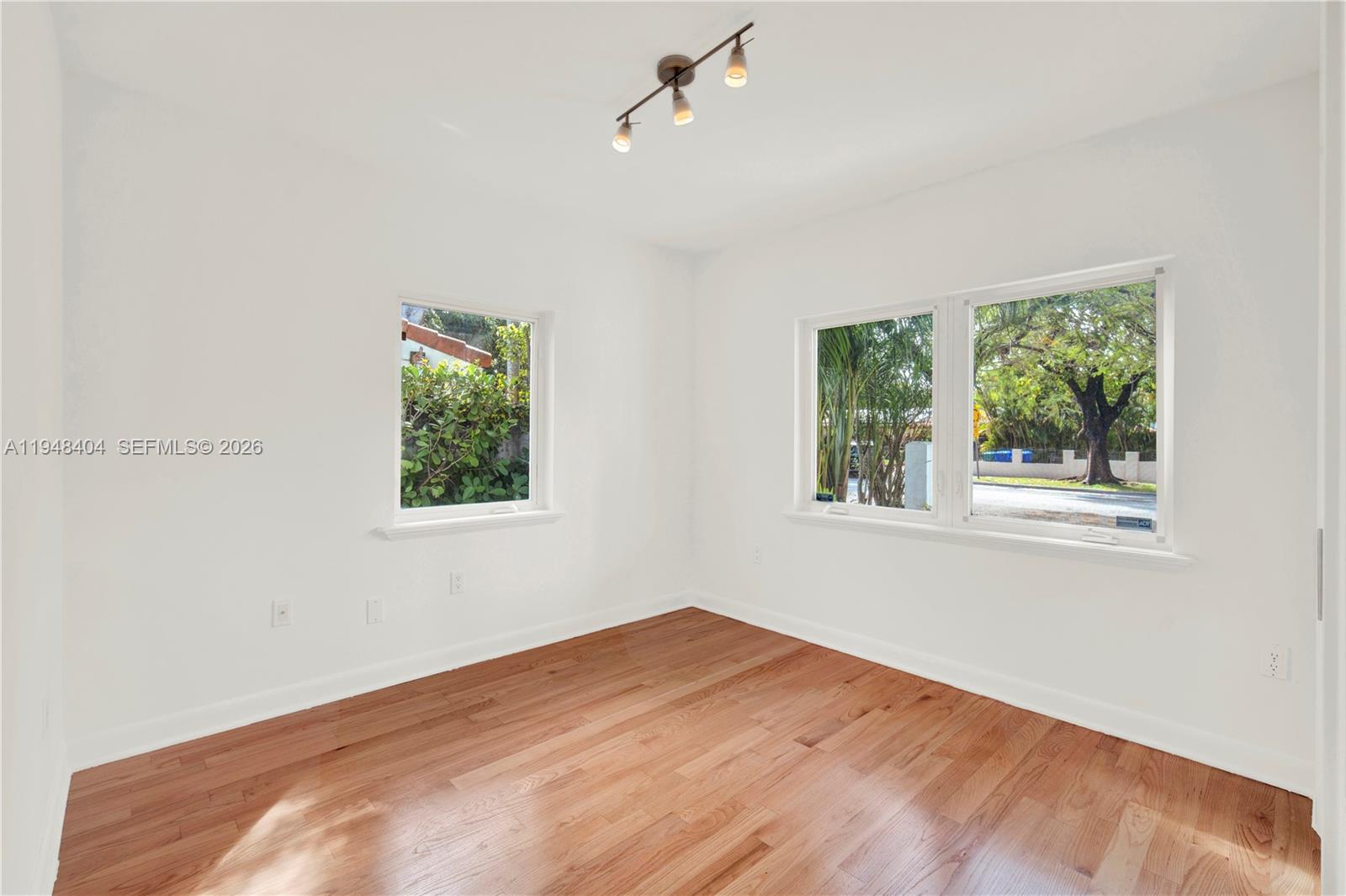 BRICKELL ESTATES - Residential