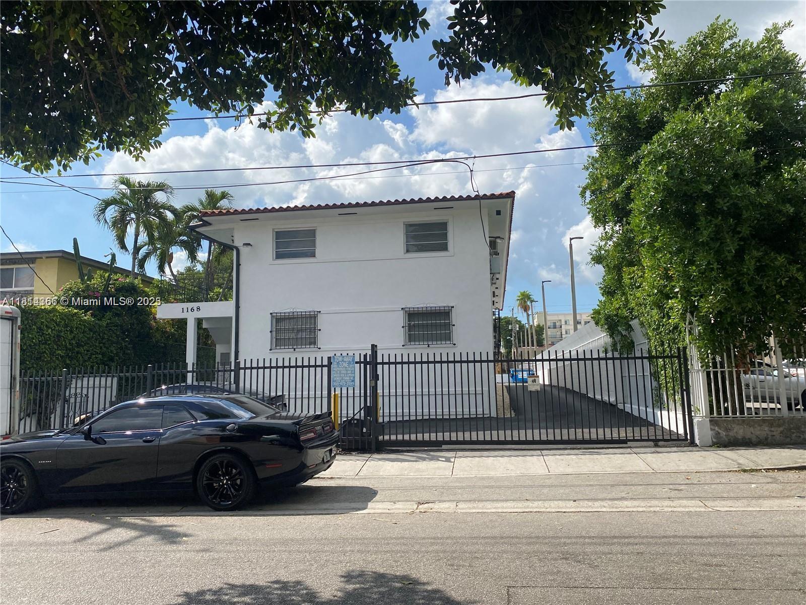 1168 Sw 3rd St 4, Miami, Broward County, Florida - 2 Bedrooms  
1 Bathrooms - 