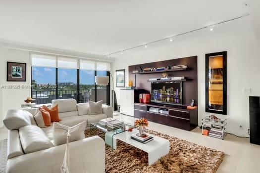 THE EMERALD BAY - Residential Lease