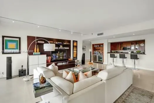 Key Biscayne, Florida 33149, United States, 4 Bedrooms Bedrooms, ,4 BathroomsBathrooms,Residential,Active,128229