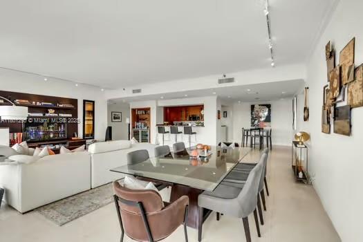 THE EMERALD BAY - Residential Lease