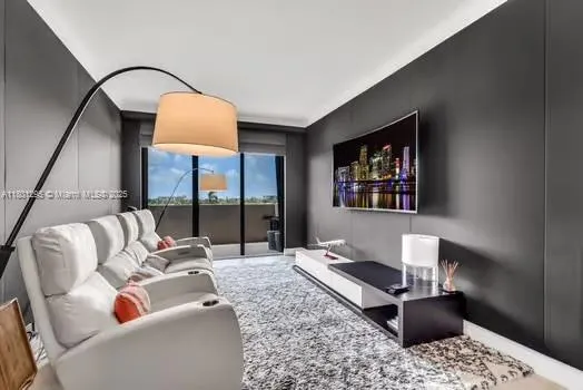 Key Biscayne, Florida 33149, United States, 4 Bedrooms Bedrooms, ,4 BathroomsBathrooms,Residential,Active,128229