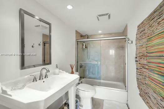 THE EMERALD BAY - Residential Lease