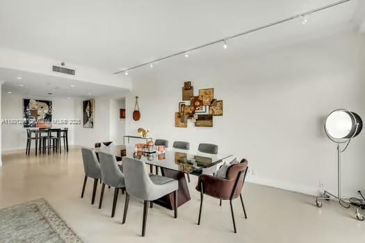 THE EMERALD BAY - Residential Lease