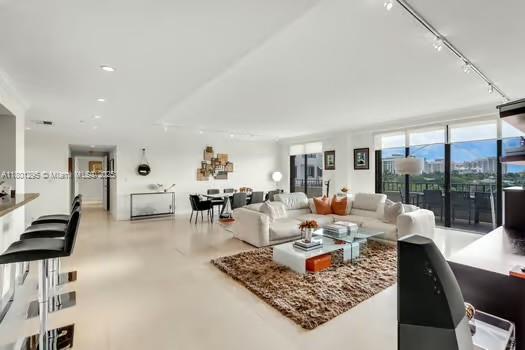 THE EMERALD BAY - Residential Lease