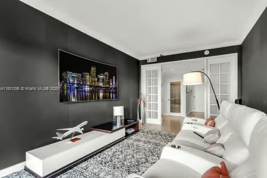 THE EMERALD BAY - Residential Lease