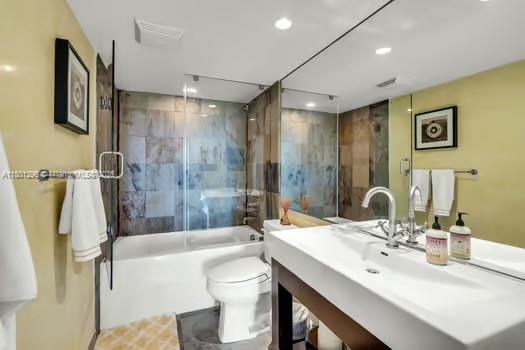 THE EMERALD BAY - Residential Lease