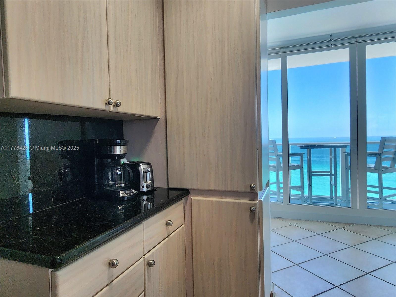 ALEXANDER TOWERS CONDO - Residential Lease