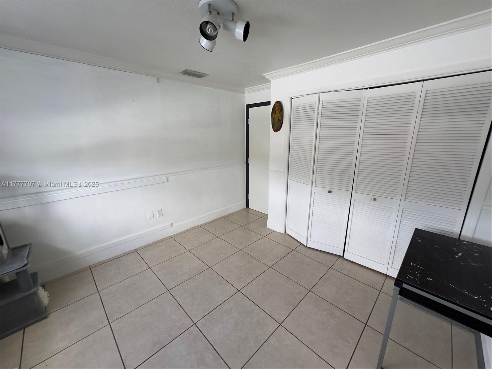 RAMAS OF KENDALL - Residential
