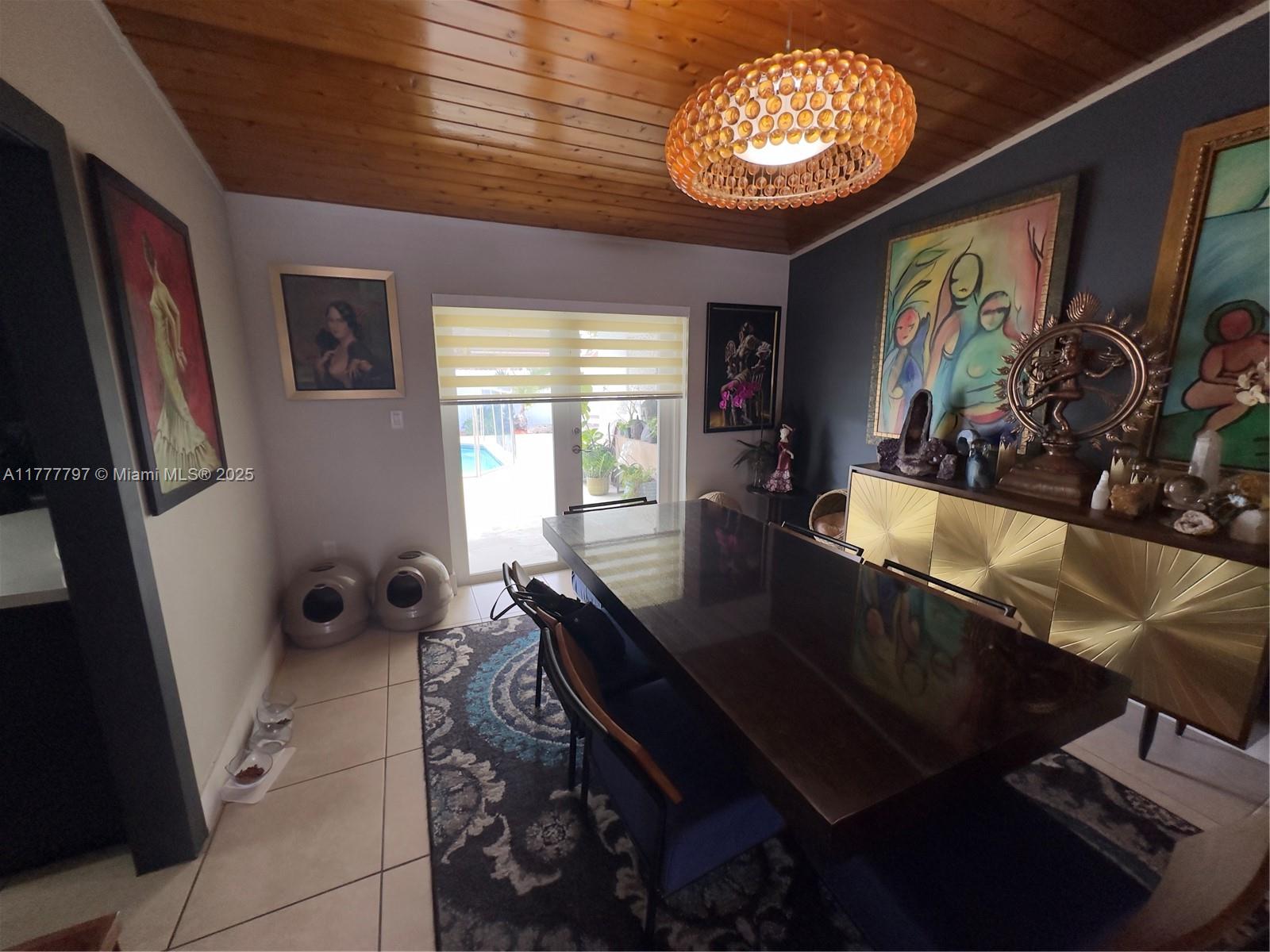 RAMAS OF KENDALL - Residential