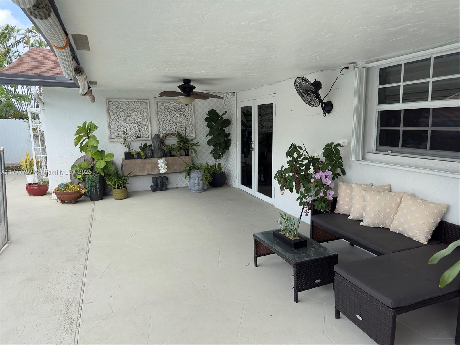 RAMAS OF KENDALL - Residential