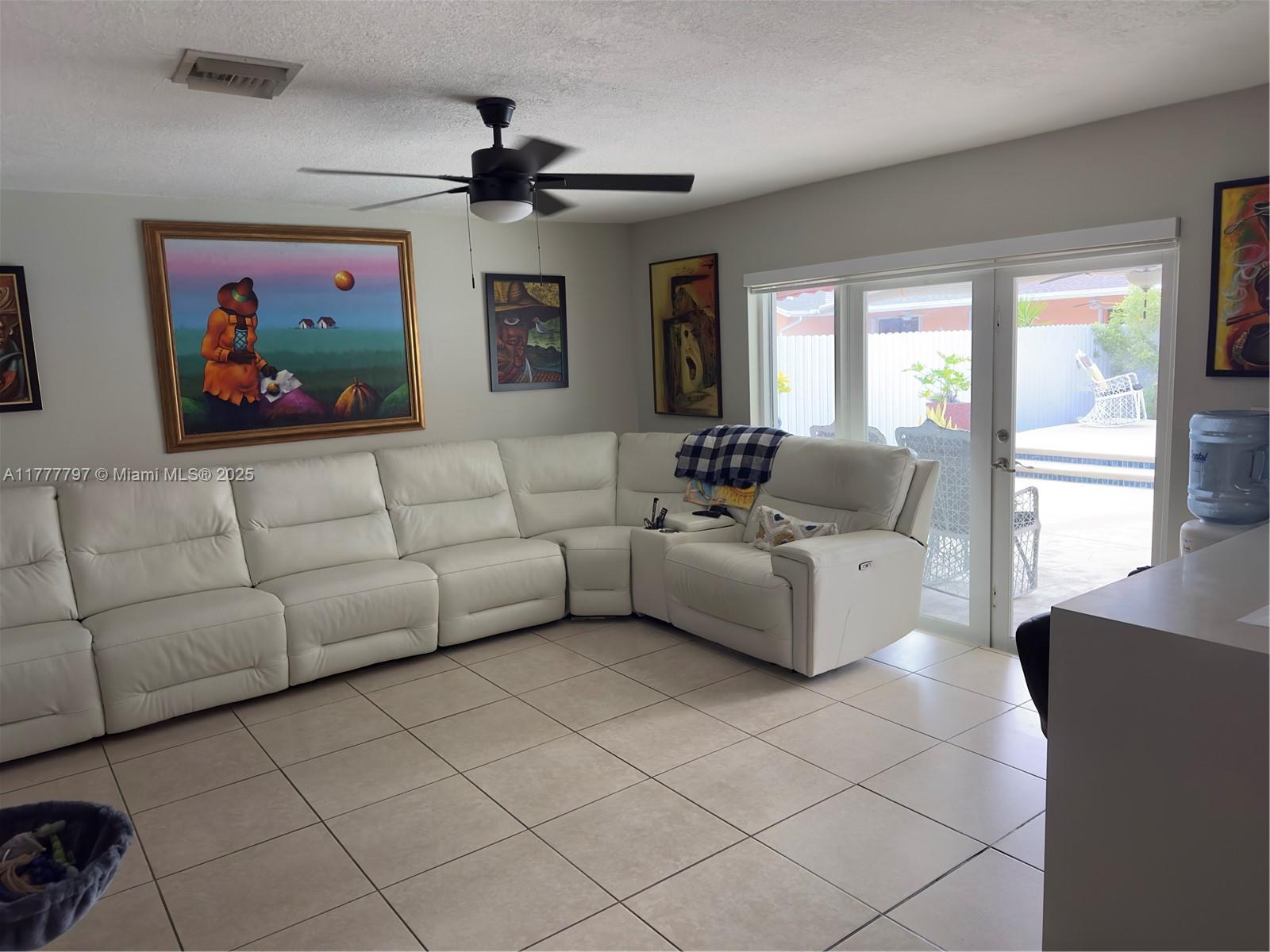 RAMAS OF KENDALL - Residential
