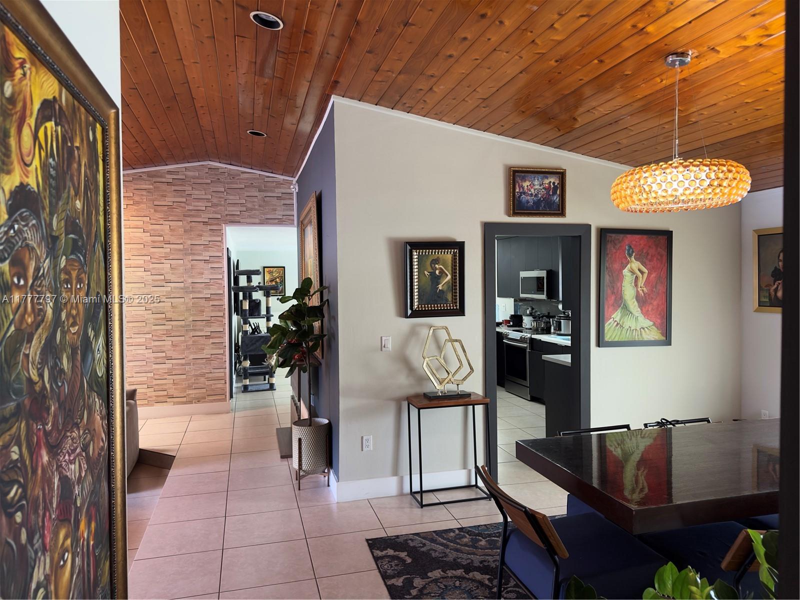 RAMAS OF KENDALL - Residential