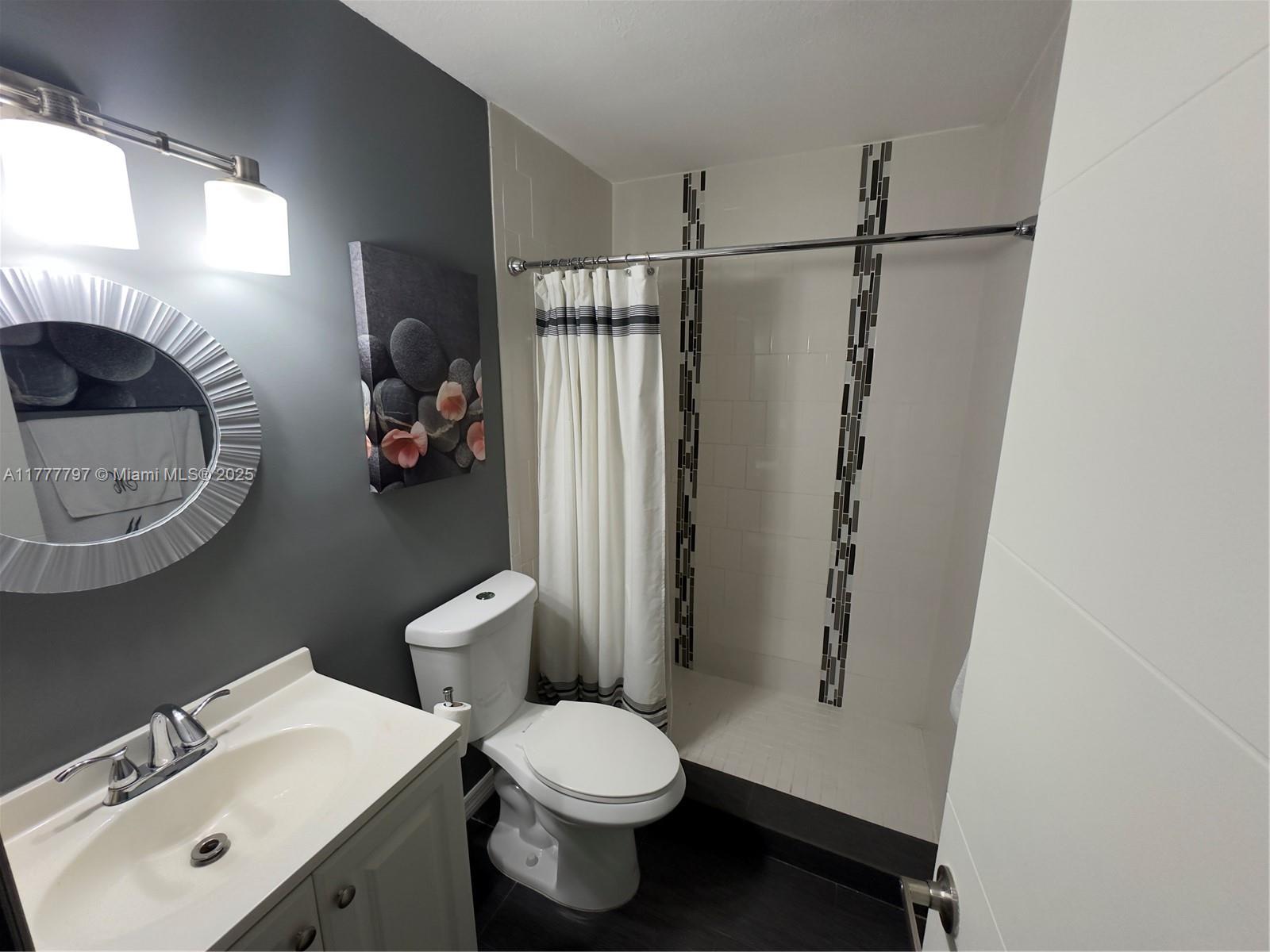 RAMAS OF KENDALL - Residential