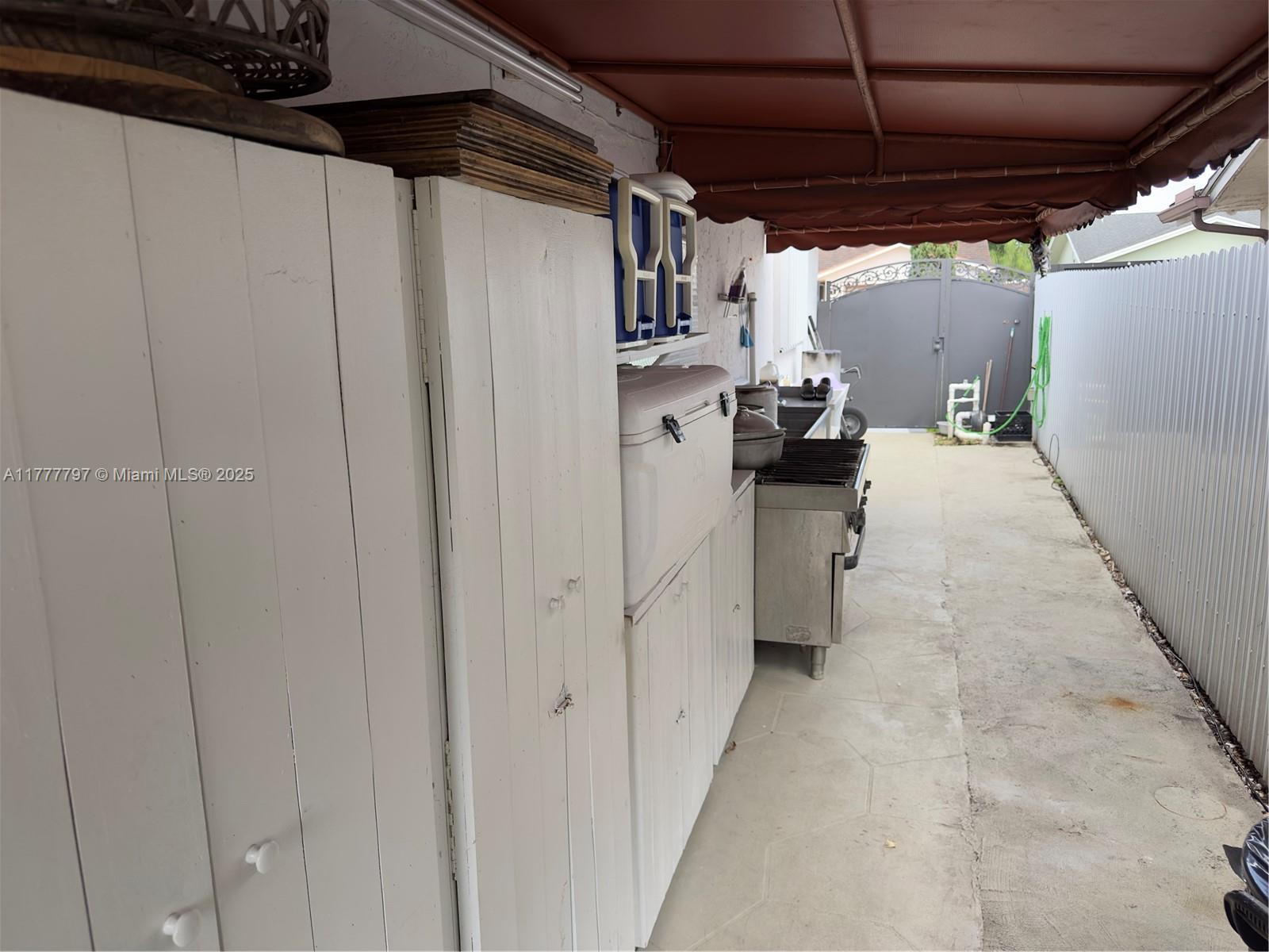 RAMAS OF KENDALL - Residential